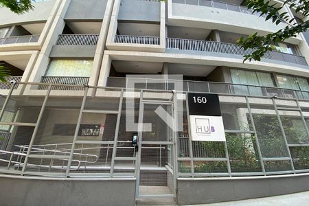 Studio à venda com 30m², 1 quarto e sem vaga Studio à venda com 30m², 1 quarto e sem vagaFachada do bloco