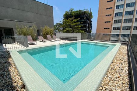 Studio à venda com 30m², 1 quarto e sem vaga Studio à venda com 30m², 1 quarto e sem vagaÁrea comum - Piscina