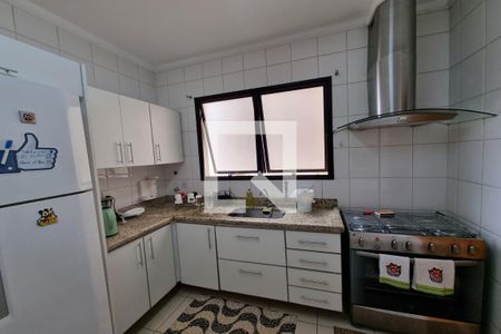 Apartamento para alugar com 140m², 4 quartos e 2 vagas Apartamento para alugar com 140m², 4 quartos e 2 vagasCozinha