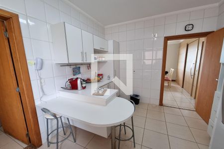 Apartamento para alugar com 140m², 4 quartos e 2 vagas Apartamento para alugar com 140m², 4 quartos e 2 vagasCozinha