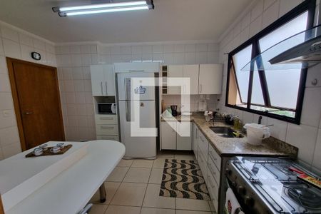 Apartamento para alugar com 140m², 4 quartos e 2 vagas Apartamento para alugar com 140m², 4 quartos e 2 vagasCozinha