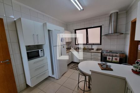 Apartamento para alugar com 140m², 4 quartos e 2 vagas Apartamento para alugar com 140m², 4 quartos e 2 vagasCozinha