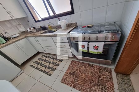 Apartamento para alugar com 140m², 4 quartos e 2 vagas Apartamento para alugar com 140m², 4 quartos e 2 vagasCozinha