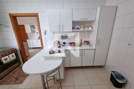 Apartamento para alugar com 140m², 4 quartos e 2 vagas Apartamento para alugar com 140m², 4 quartos e 2 vagasCozinha