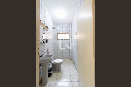 Banheiro de casa para alugar com 1 quarto, 55m² em Parque Edu Chaves, São Paulo