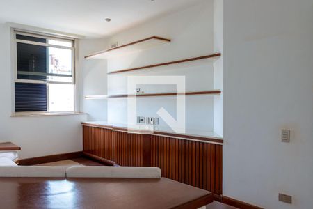Sala de TV de apartamento para alugar com 3 quartos, 320m² em Osvaldo Rezende, Uberlândia