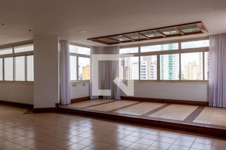 Sala de apartamento para alugar com 3 quartos, 320m² em Osvaldo Rezende, Uberlândia