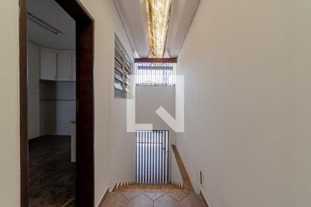 Casa para alugar com 228m², 3 quartos e 3 vagas Casa para alugar com 228m², 3 quartos e 3 vagasCorredor Lateral
