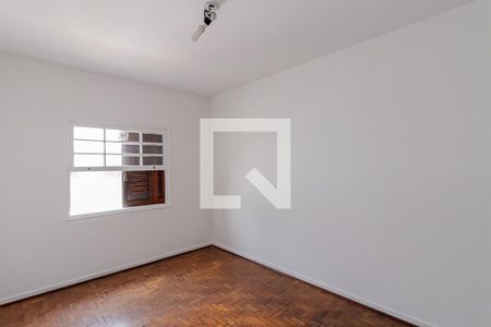 Casa para alugar com 228m², 3 quartos e 3 vagas Casa para alugar com 228m², 3 quartos e 3 vagasQuarto 2