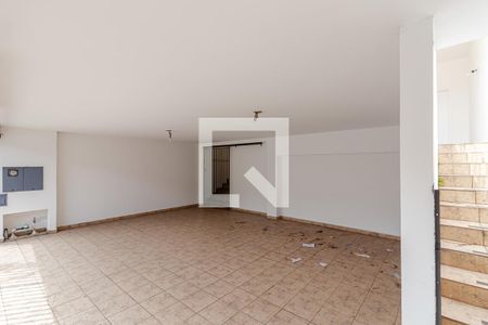 Casa para alugar com 228m², 3 quartos e 3 vagas Casa para alugar com 228m², 3 quartos e 3 vagasGaragem