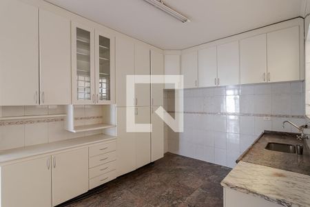 Casa para alugar com 228m², 3 quartos e 3 vagas Casa para alugar com 228m², 3 quartos e 3 vagasCozinha