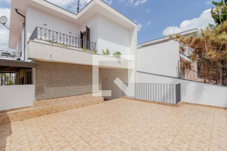 Casa para alugar com 228m², 3 quartos e 3 vagas Casa para alugar com 228m², 3 quartos e 3 vagasTerraço