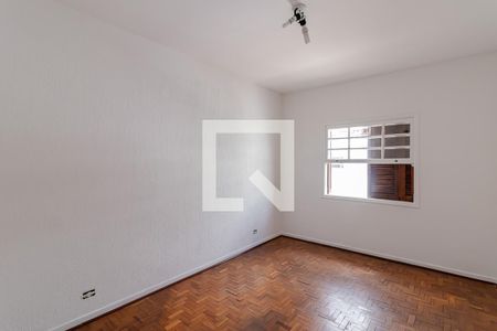 Casa para alugar com 228m², 3 quartos e 3 vagas Casa para alugar com 228m², 3 quartos e 3 vagasQuarto 2