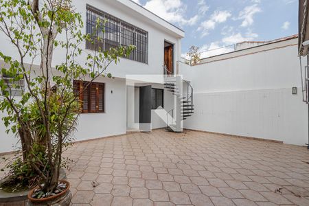Casa para alugar com 228m², 3 quartos e 3 vagas Casa para alugar com 228m², 3 quartos e 3 vagasQuintal