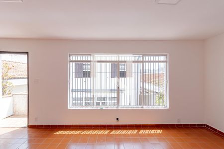 Casa para alugar com 228m², 3 quartos e 3 vagas Casa para alugar com 228m², 3 quartos e 3 vagasSalão