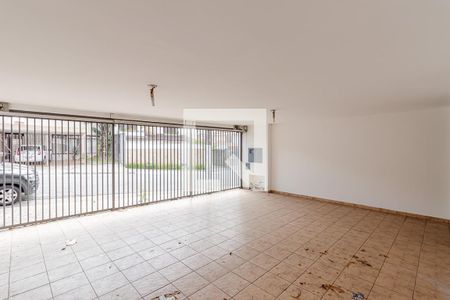 Garagem de casa para alugar com 3 quartos, 228m² em Bosque da Saúde, São Paulo