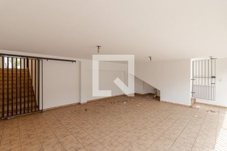 Casa para alugar com 228m², 3 quartos e 3 vagas Casa para alugar com 228m², 3 quartos e 3 vagasGaragem