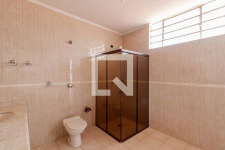 Casa para alugar com 228m², 3 quartos e 3 vagas Casa para alugar com 228m², 3 quartos e 3 vagasBanheiro