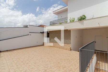 Casa para alugar com 228m², 3 quartos e 3 vagas Casa para alugar com 228m², 3 quartos e 3 vagasTerraço