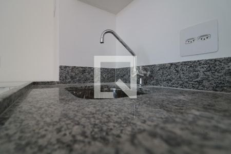 Sala e Cozinha  - pia de kitnet/studio para alugar com 2 quartos, 38m² em Quarta Parada, São Paulo