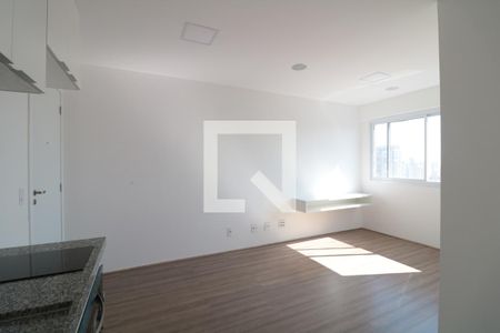 Sala e Cozinha  de kitnet/studio para alugar com 2 quartos, 38m² em Quarta Parada, São Paulo
