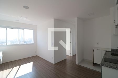 Sala e Cozinha  de kitnet/studio para alugar com 2 quartos, 38m² em Quarta Parada, São Paulo