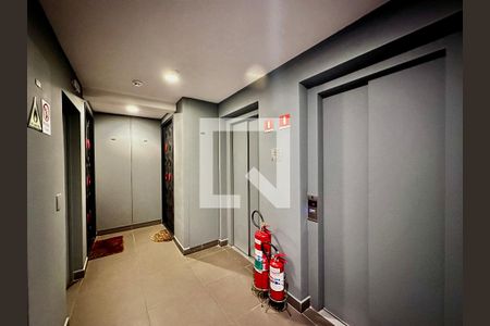 Apartamento à venda com 70m², 1 quarto e 1 vagaHall Apartamento 