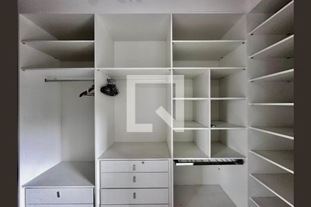 Apartamento à venda com 70m², 1 quarto e 1 vagaCloset Quarto 