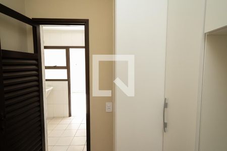 Apartamento à venda com 170m², 3 quartos e 2 vagas Apartamento à venda com 170m², 3 quartos e 2 vagasQuarto de Serviço