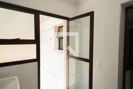 Apartamento à venda com 170m², 3 quartos e 2 vagas Apartamento à venda com 170m², 3 quartos e 2 vagasÁrea de Serviço