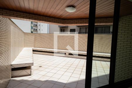 Apartamento à venda com 170m², 3 quartos e 2 vagas Apartamento à venda com 170m², 3 quartos e 2 vagasSacada
