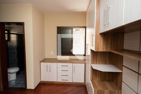Apartamento à venda com 170m², 3 quartos e 2 vagas Apartamento à venda com 170m², 3 quartos e 2 vagasSuíte