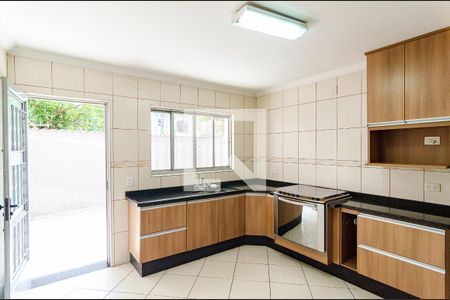 Casa à venda com 117m², 2 quartos e 2 vagasCozinha
