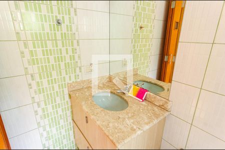 Casa à venda com 117m², 2 quartos e 2 vagasBanheiro Social