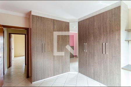 Casa à venda com 117m², 2 quartos e 2 vagasSuíte