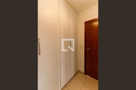 Apartamento à venda com 200m², 4 quartos e 3 vagasCloset