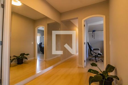 Apartamento à venda com 208m², 4 quartos e 3 vagas Apartamento à venda com 208m², 4 quartos e 3 vagasCorredor