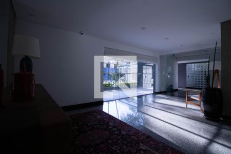 Apartamento à venda com 208m², 4 quartos e 3 vagas Apartamento à venda com 208m², 4 quartos e 3 vagasHall de entrada