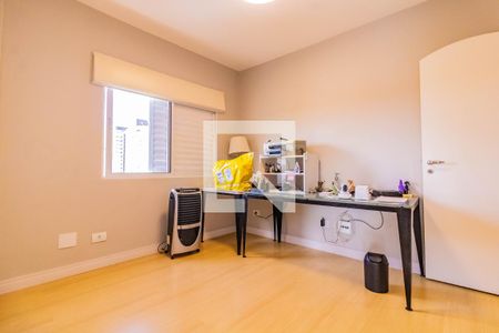 Apartamento à venda com 208m², 4 quartos e 3 vagas Apartamento à venda com 208m², 4 quartos e 3 vagasQuarto 1