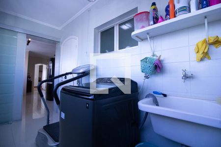 Apartamento à venda com 208m², 4 quartos e 3 vagas Apartamento à venda com 208m², 4 quartos e 3 vagasÁrea de Serviço