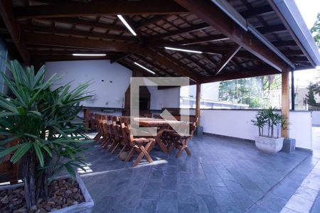 Apartamento à venda com 208m², 4 quartos e 3 vagas Apartamento à venda com 208m², 4 quartos e 3 vagasÁrea comum - Churrasqueira