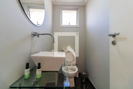 Apartamento à venda com 208m², 4 quartos e 3 vagas Apartamento à venda com 208m², 4 quartos e 3 vagasLavabo