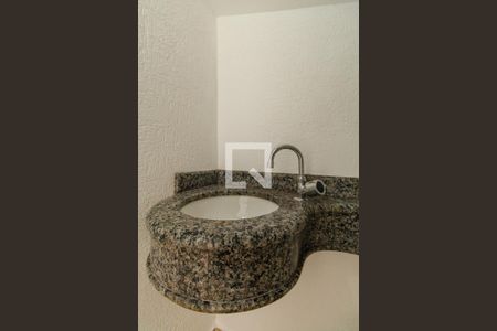 Lavabo de casa de condomínio para alugar com 2 quartos, 68m² em Vila Aricanduva, São Paulo