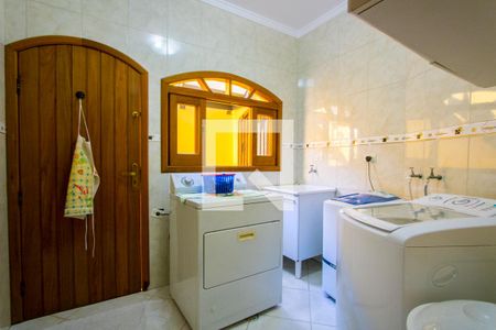 Casa à venda com 306m², 3 quartos e 4 vagas Casa à venda com 306m², 3 quartos e 4 vagasÁrea de serviço