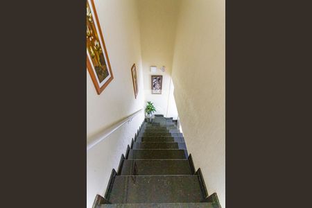 Apartamento à venda com 143m², 2 quartos e 2 vagasEscada Cobertura