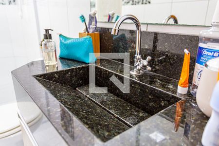 Apartamento à venda com 143m², 2 quartos e 2 vagasDetalhe do Banheiro da Suite