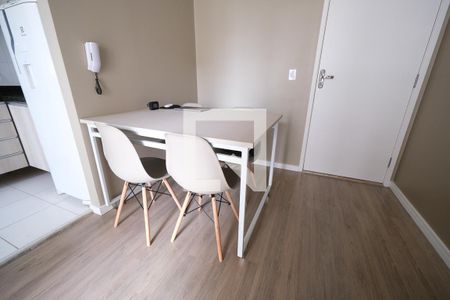 Sala de apartamento para alugar com 2 quartos, 59m² em Pinheirinho, Curitiba