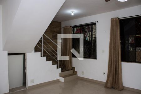 Sala de casa à venda com 3 quartos, 242m² em Quintino Bocaiúva, Rio de Janeiro