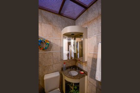 Casa à venda com 118m², 3 quartos e 2 vagasBanheiro