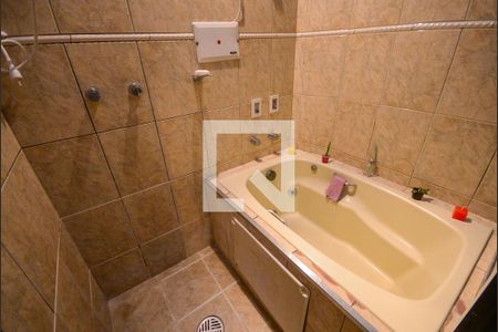 Casa à venda com 118m², 3 quartos e 2 vagasBanheiro